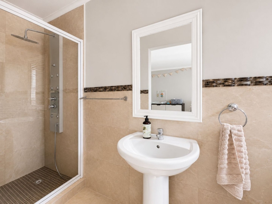 4 Bedroom Property for Sale in Flamingo Vlei Western Cape